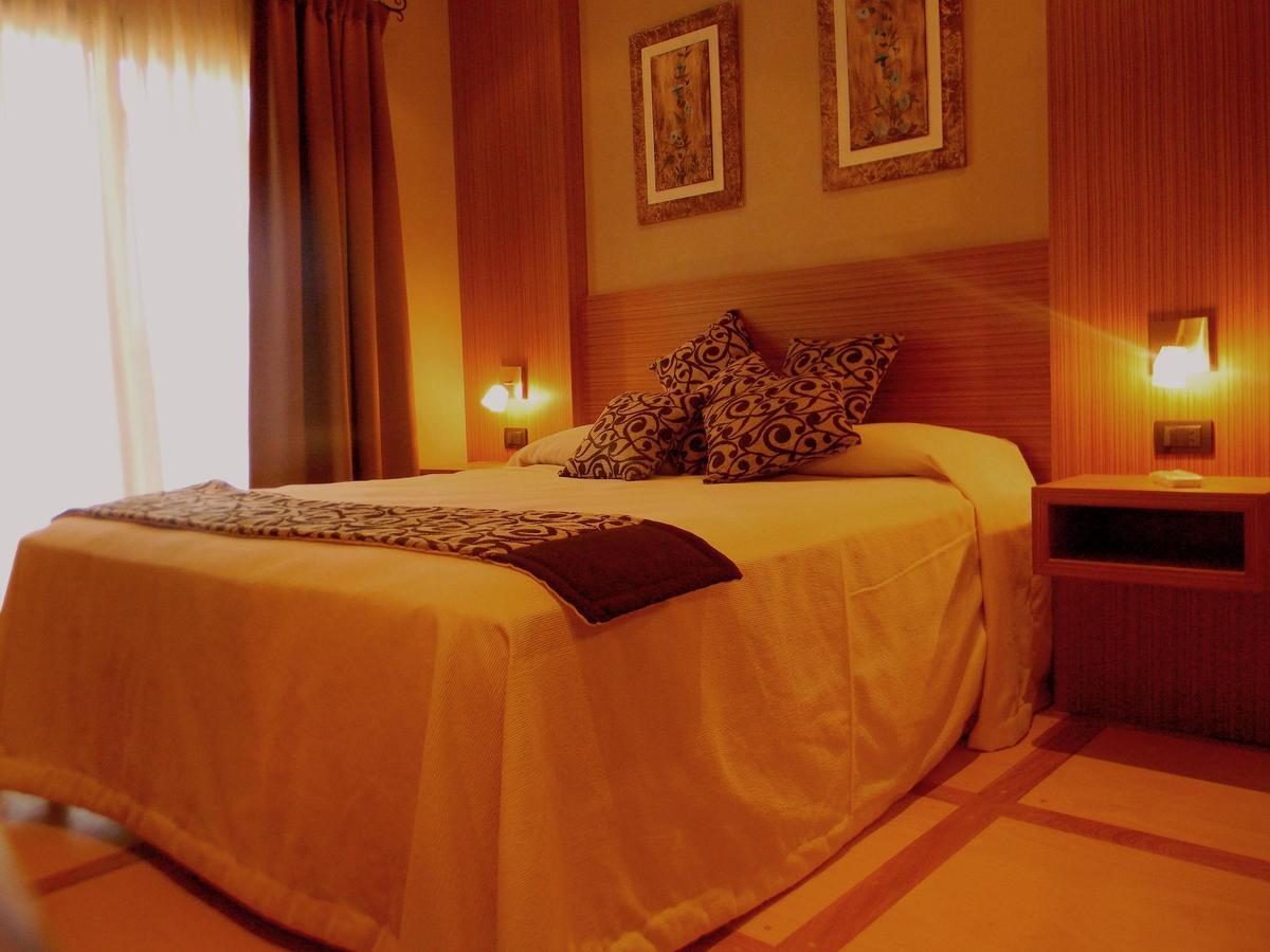Noha 4*